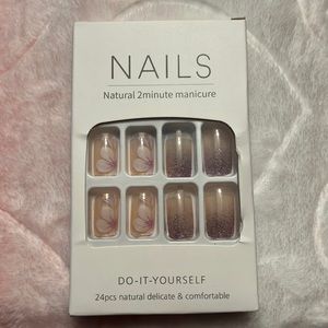 Nails - 24 pieces press on nails - salon at home!